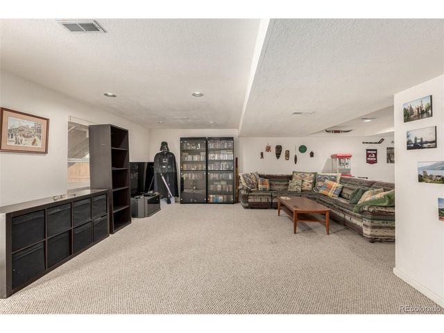 707 Huntington Pl, Highlands Ranch, CO 80126