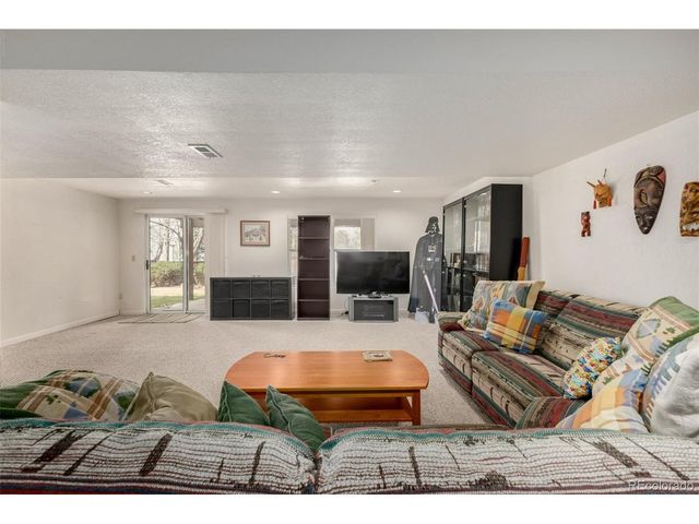 707 Huntington Pl, Highlands Ranch, CO 80126