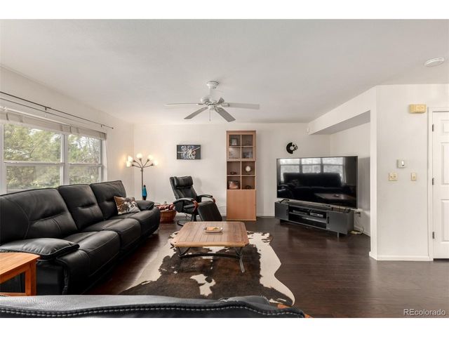 707 Huntington Pl, Highlands Ranch, CO 80126