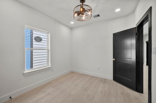 3617 Dreyfus Street, Houston, TX 77021