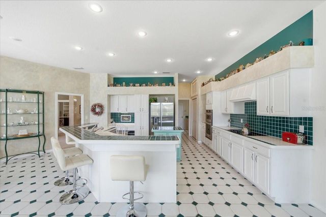85 KELLEYS TRAIL, Oldsmar, FL 34677