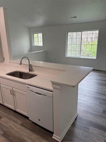165 Hunters Lane 61, Rockford, MI 49341
