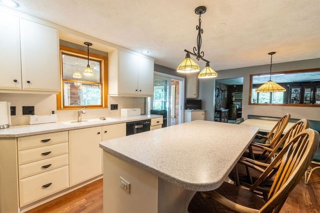 148 South St, Reading, MA 01867