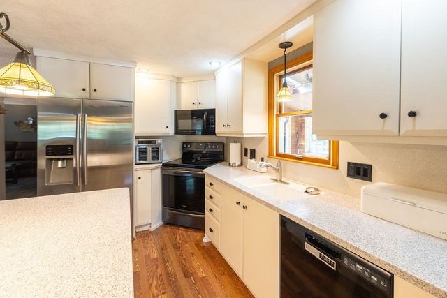 148 South St, Reading, MA 01867