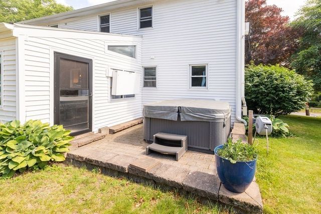 148 South St, Reading, MA 01867
