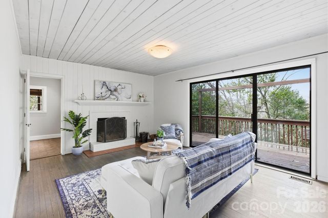 190 School Road, Asheville, NC 28806