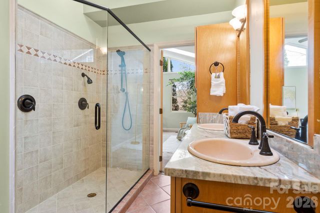 190 School Road, Asheville, NC 28806