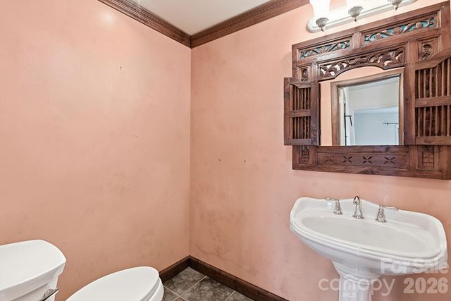 190 School Road, Asheville, NC 28806