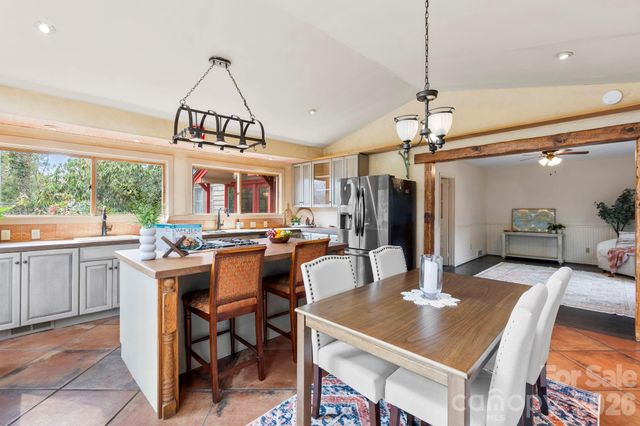 190 School Road, Asheville, NC 28806