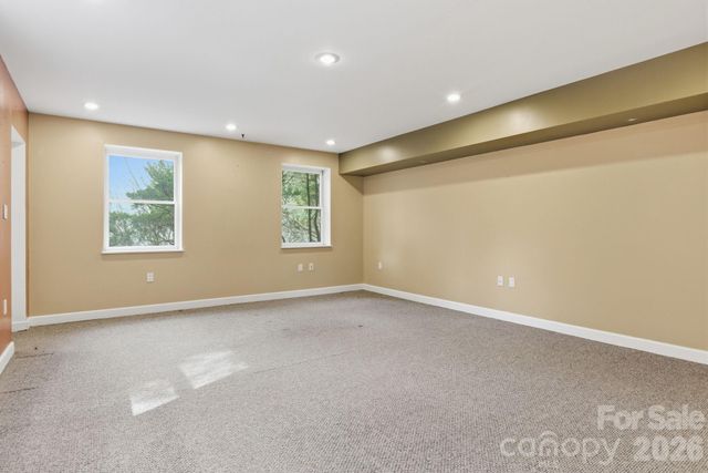 190 School Road, Asheville, NC 28806