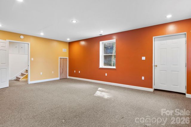 190 School Road, Asheville, NC 28806