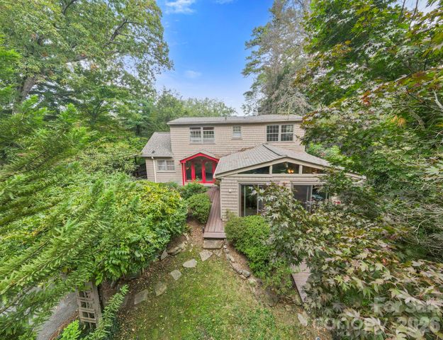 190 School Road, Asheville, NC 28806
