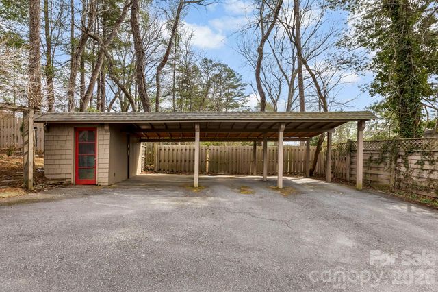 190 School Road, Asheville, NC 28806