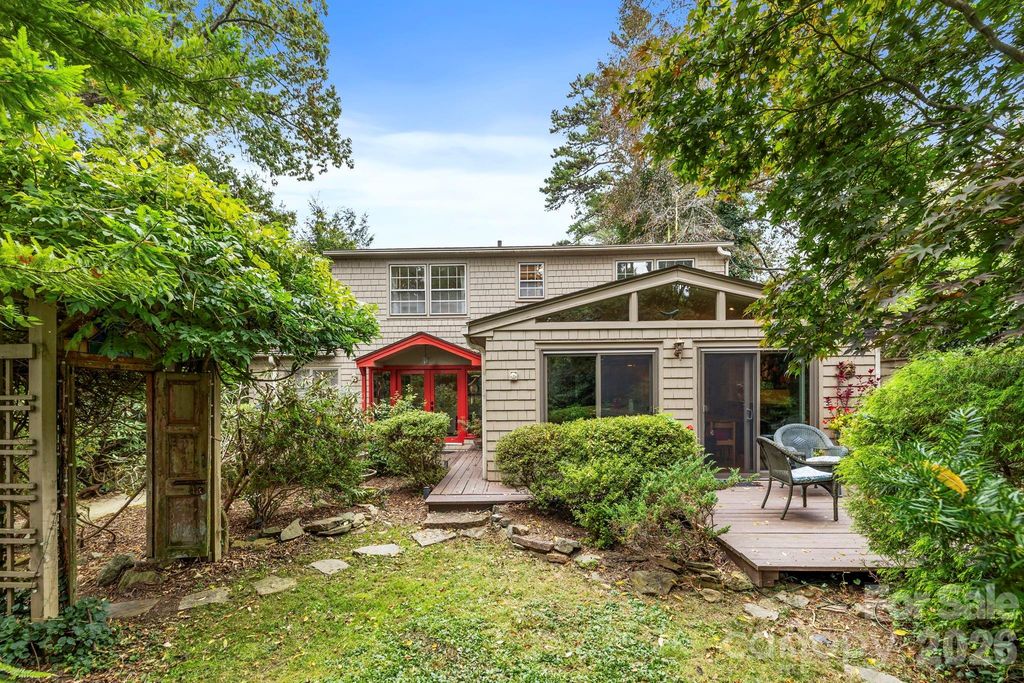 190 School Road, Asheville, NC 28806