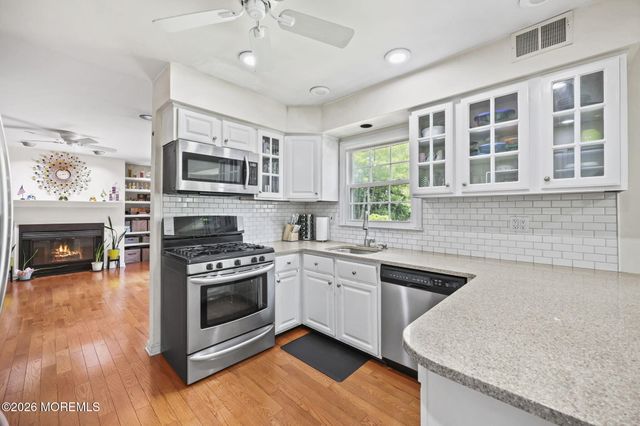 78 Henderson Road, Kendall Park, NJ 08824