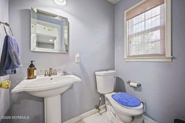 78 Henderson Road, Kendall Park, NJ 08824