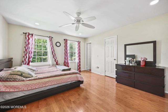 78 Henderson Road, Kendall Park, NJ 08824