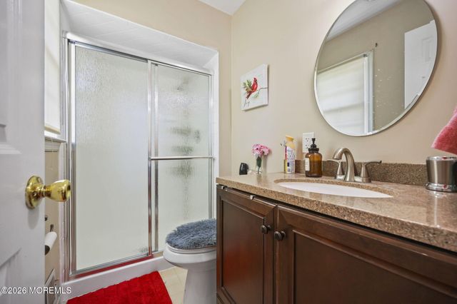 78 Henderson Road, Kendall Park, NJ 08824