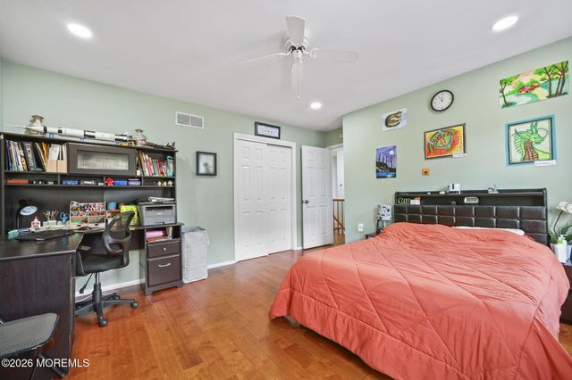 78 Henderson Road, Kendall Park, NJ 08824