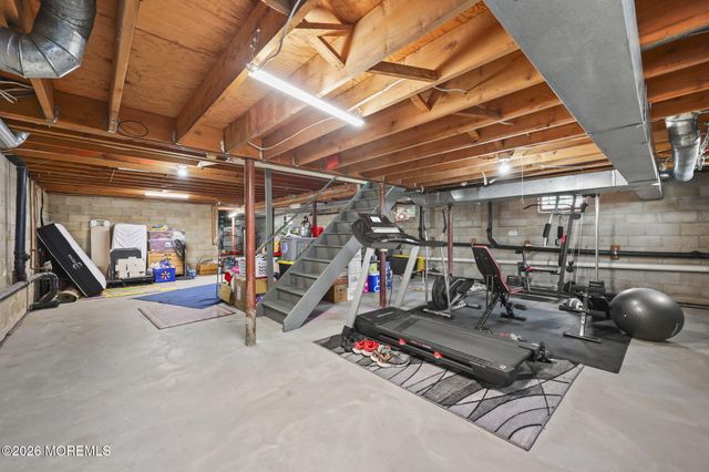 78 Henderson Road, Kendall Park, NJ 08824