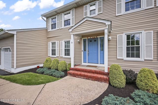 78 Henderson Road, Kendall Park, NJ 08824