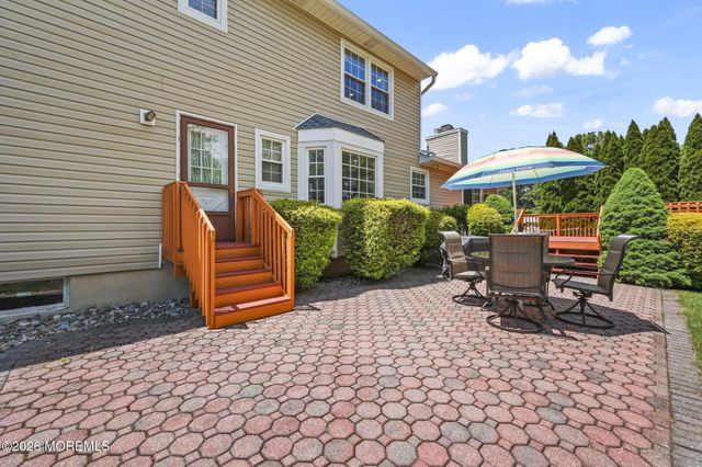 78 Henderson Road, Kendall Park, NJ 08824