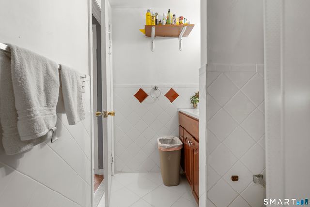 7 Barnstable Lane, Stamford, CT 06907