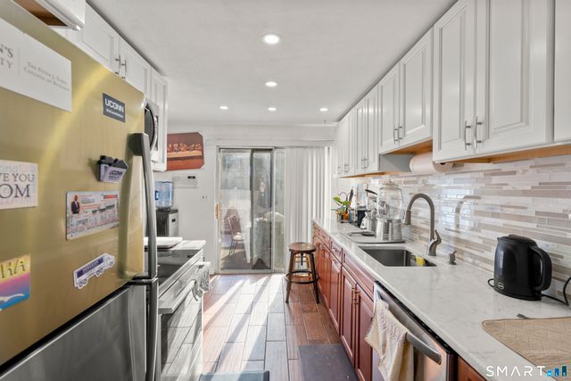 7 Barnstable Lane, Stamford, CT 06907