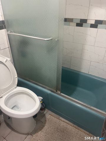 7 Barnstable Lane, Stamford, CT 06907