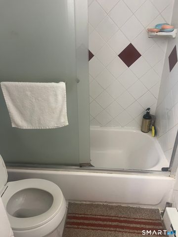 7 Barnstable Lane, Stamford, CT 06907