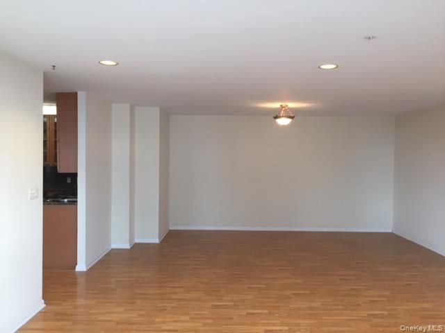 26 W Broadway 303, Long Beach, NY 11561