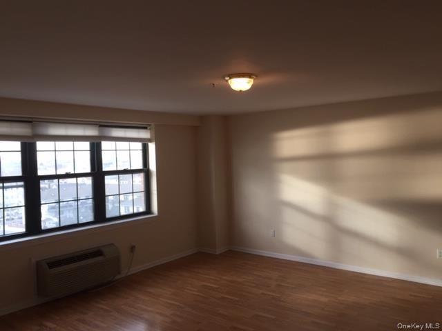 26 W Broadway 303, Long Beach, NY 11561