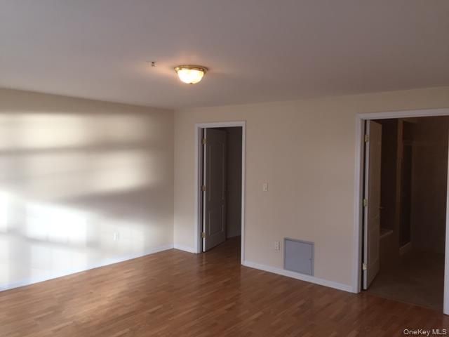 26 W Broadway 303, Long Beach, NY 11561