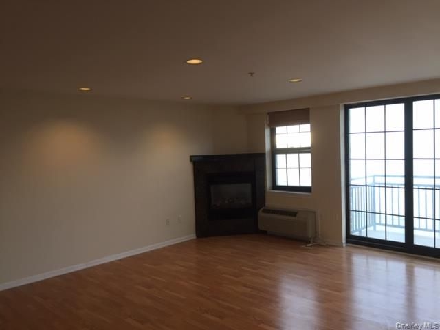 26 W Broadway 303, Long Beach, NY 11561