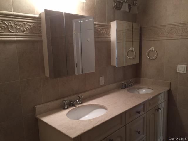 26 W Broadway 303, Long Beach, NY 11561