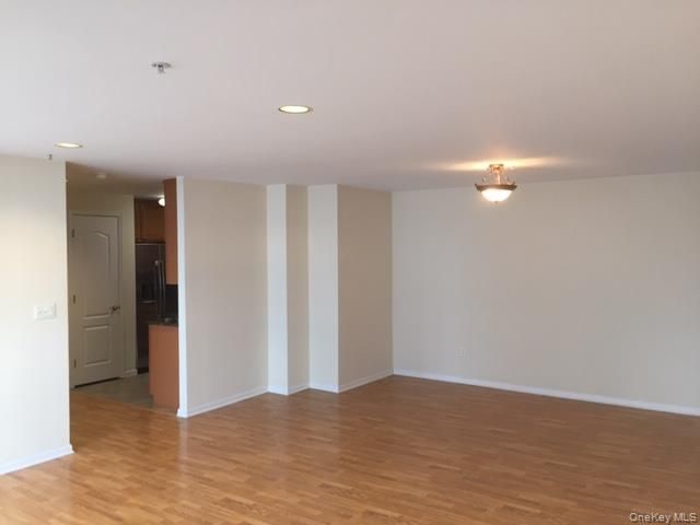 26 W Broadway 303, Long Beach, NY 11561