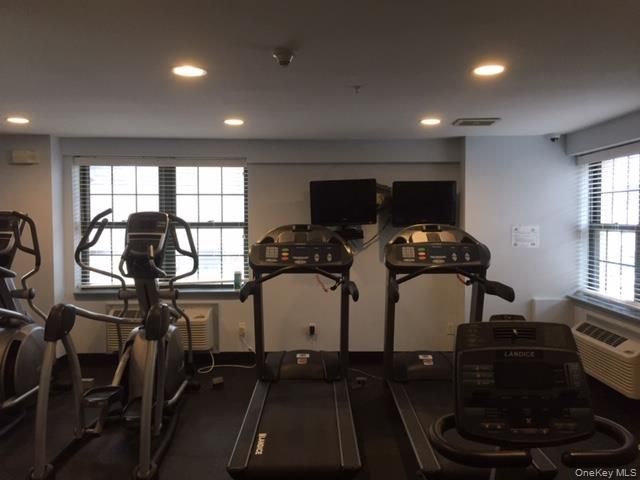 26 W Broadway 303, Long Beach, NY 11561