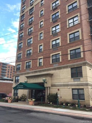 26 W Broadway 303, Long Beach, NY 11561