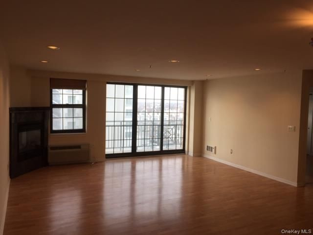 26 W Broadway 303, Long Beach, NY 11561
