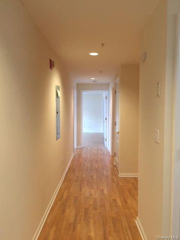 26 W Broadway 303, Long Beach, NY 11561