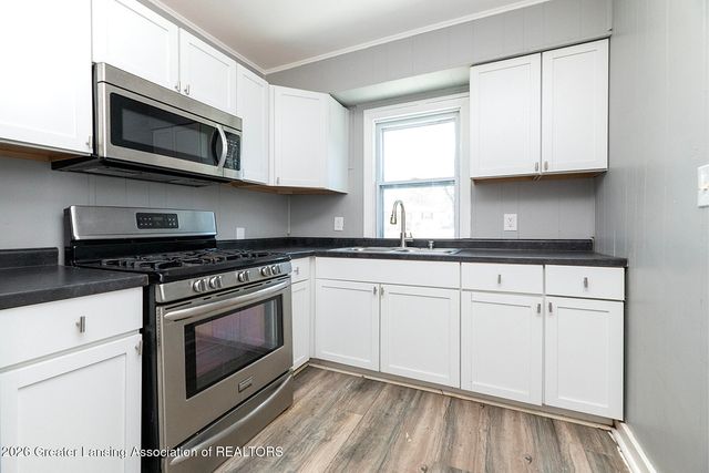 810 Fenton Street, Lansing, MI 48910