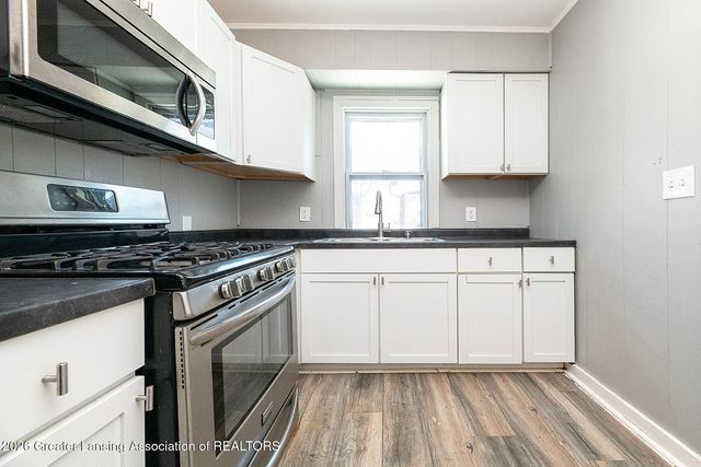 810 Fenton Street, Lansing, MI 48910