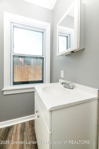 810 Fenton Street, Lansing, MI 48910