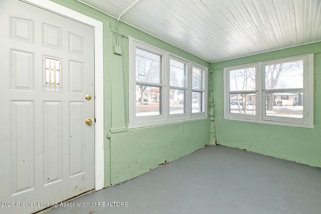 810 Fenton Street, Lansing, MI 48910