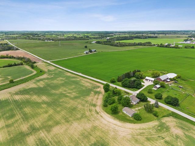 W3387 COUNTY LINE ROAD, Cleveland, WI 53015