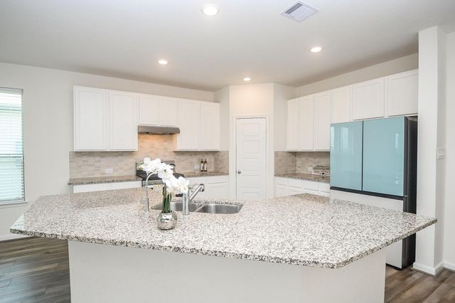 3043 Kastania Lane, Fresno, TX 77545