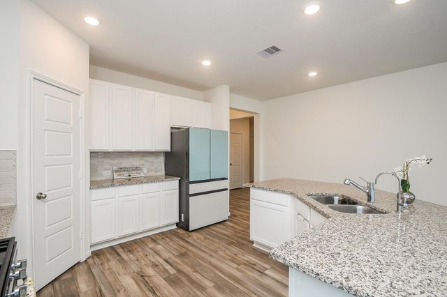 3043 Kastania Lane, Fresno, TX 77545
