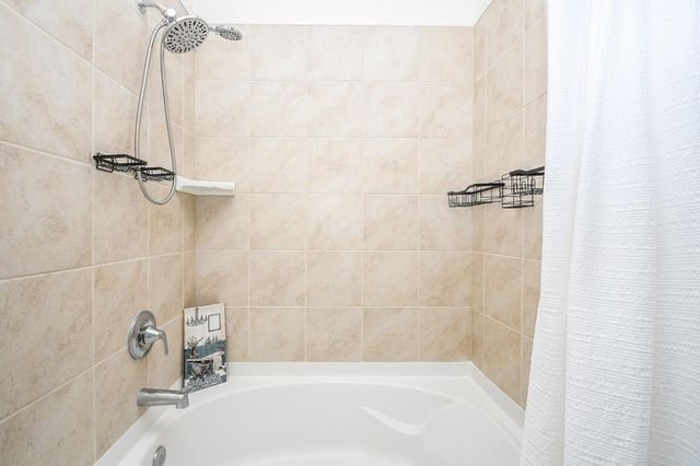 3043 Kastania Lane, Fresno, TX 77545