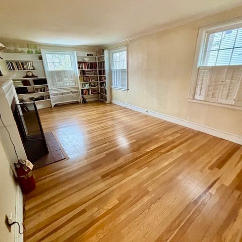 25 Woodward Ave, Reading, MA 01867