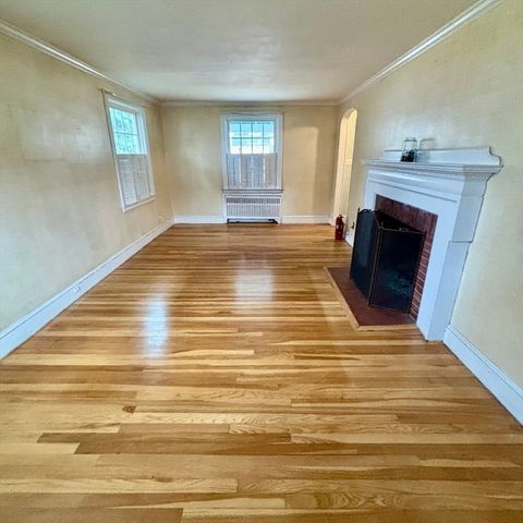 25 Woodward Ave, Reading, MA 01867